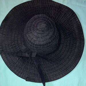 Elegant Black Wide-Brim Travel Hat